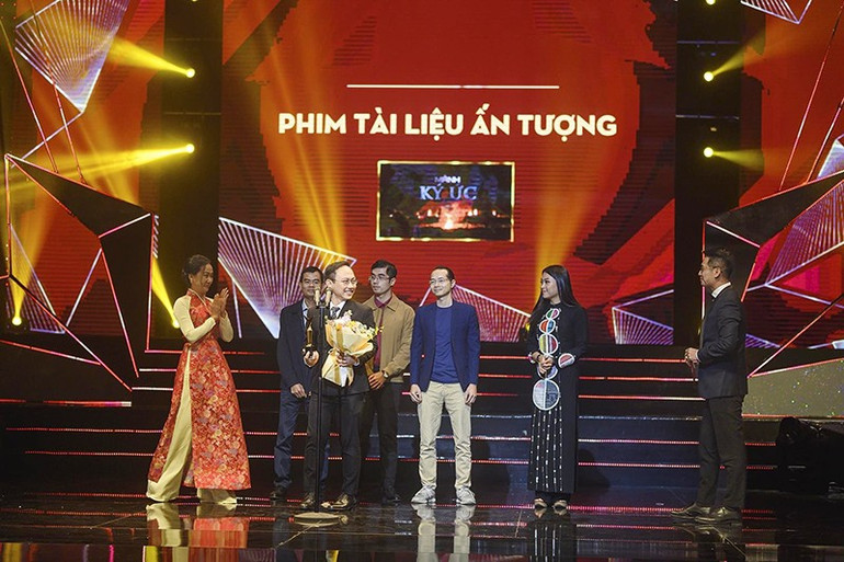 Mảnh ký ức được bình chọn là Phim tài liệu Ấn tượng của VTV Awards 2023. img-8956.jpg