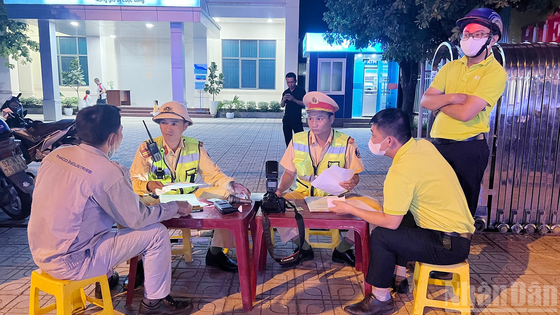Đa số người vi phạm nồng độ cồn đều viện nhiều lý do để giải thích. ndo_br_3.jpg