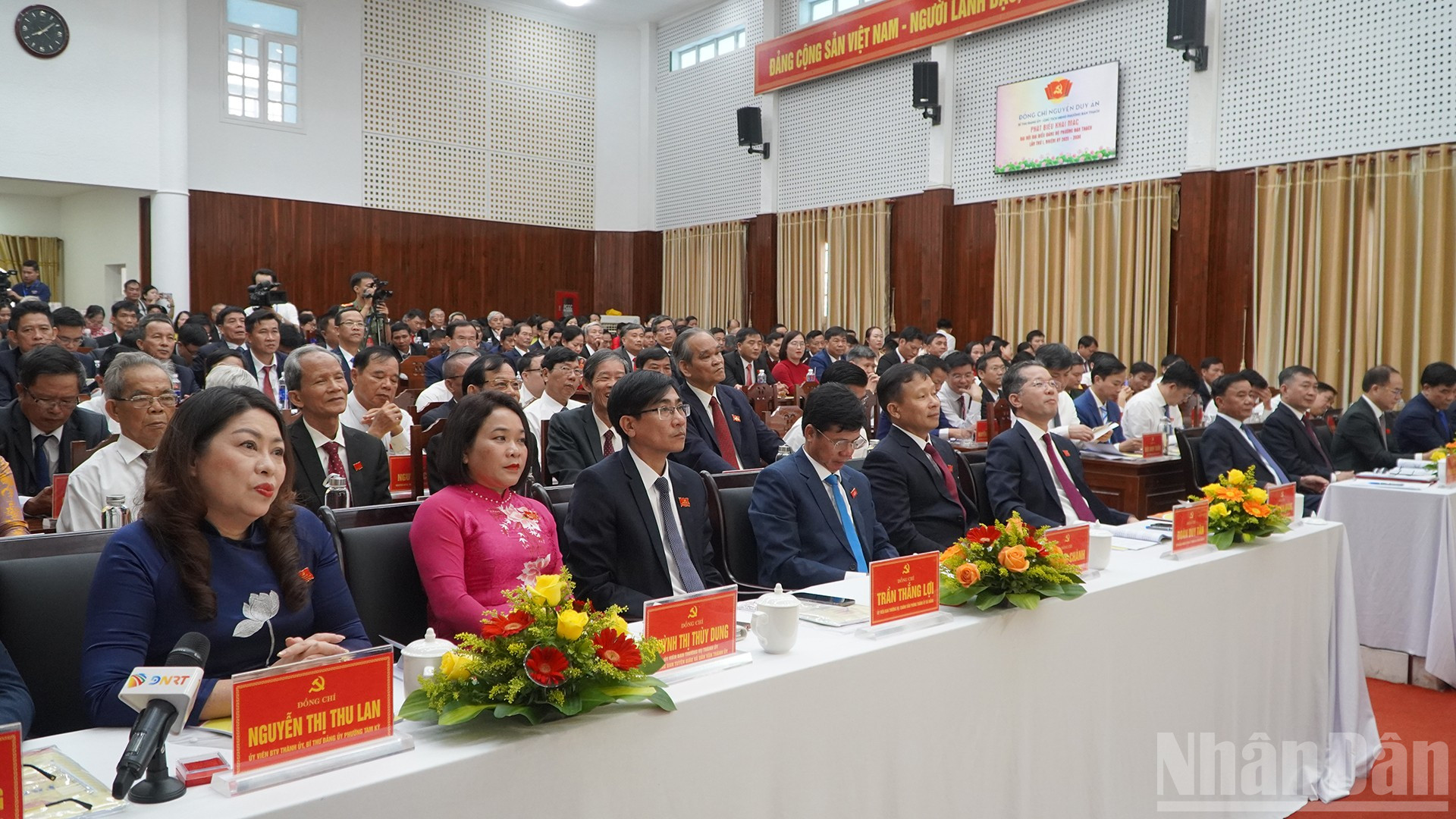 Các đại biểu tham dự Đại hội Đảng bộ phường Bàn Thạch lần thứ I. (Ảnh: ANH QUÂN) ndo_br_2.jpg
