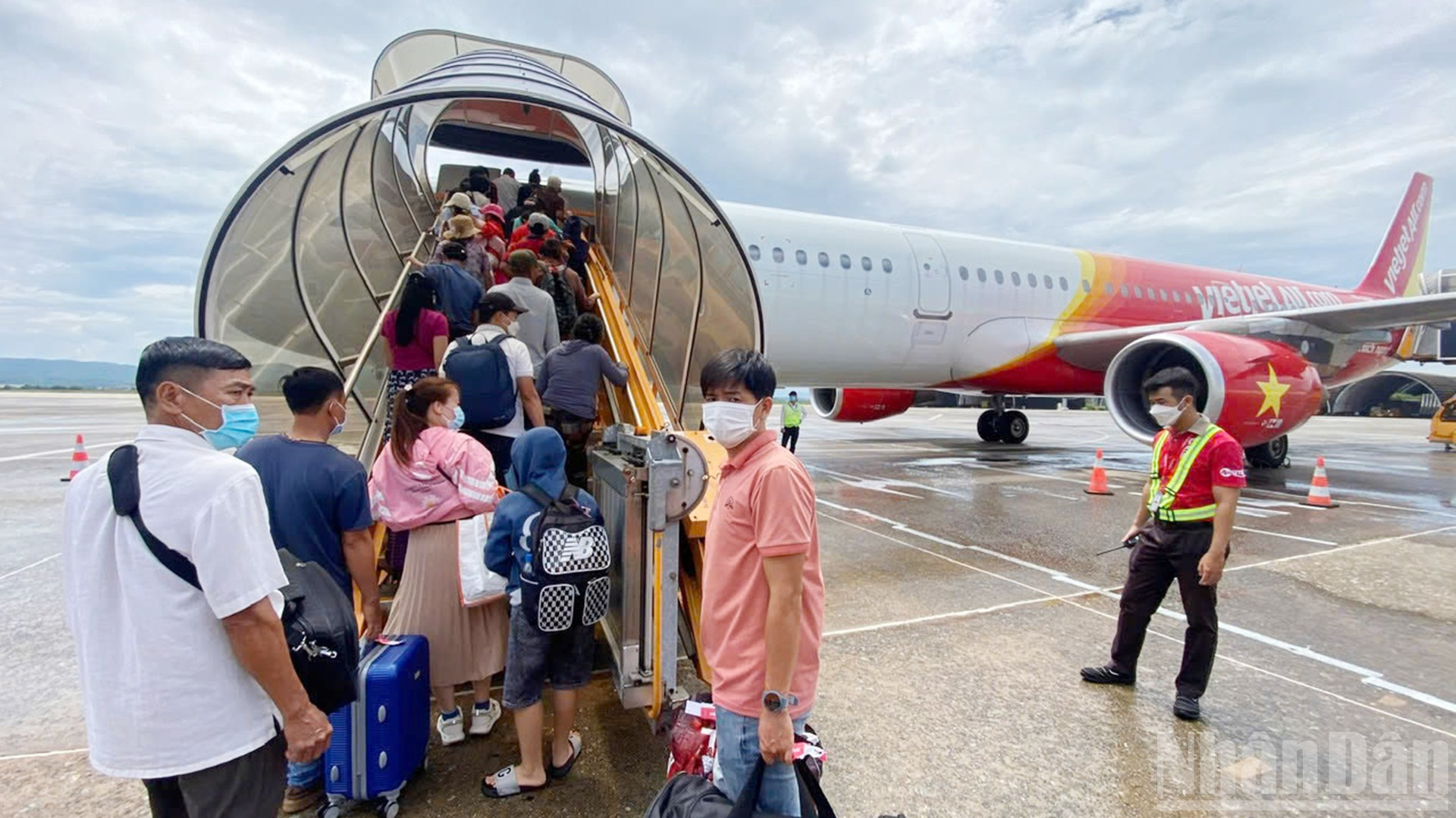 Cảng hàng không Chu Lai có khả năng đón tiếp từ 1,2 đến 1,7 triệu hành khách mỗi năm. ndo_br_5.jpg