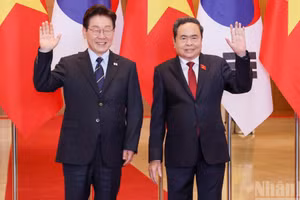 Chủ tịch Quốc hội Trần Thanh Mẫn hội kiến Tổng thống Hàn Quốc Lee Jae Myung. (Ảnh: DUY LINH)