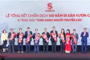 Các cá nhân được vinh danh "Người có khả năng kết nối nguồn lực xã hội".