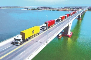 Chi phí vận hành của các doanh nghiệp vận tải, logistics ở Hải Phòng tăng cao. (Ảnh XUÂN TRƯỜNG)