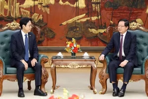 Phó Thủ tướng Hồ Quốc Dũng tiếp Phó Thủ tướng kiêm Bộ trưởng Khoa học và Công nghệ thông tin Hàn Quốc Bae Kyung Hoon. (Ảnh: baochinhphu.vn)