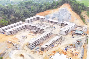Toàn cảnh dự án xây dựng Trường phổ thông nội trú liên cấp tiểu học và trung học cơ sở Thanh Thủy. (Ảnh: ĐẠI THẮNG)
