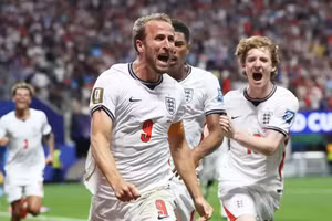 Harry Kane ghi cú đúp để đội tuyển Anh lội ngược dòng và thắng chung cuộc 2-1 trước Cộng hòa Dân chủ Congo trong trận đấu rạng sáng 2/7 (giờ Việt Nam). (Ảnh: FIFA)