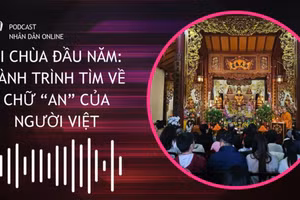Đi chùa đầu năm: Hành trình tìm về chữ “An” của người Việt