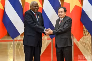 Chủ tịch Quốc hội Trần Thanh Mẫn và Chủ tịch Quốc hội Chính quyền nhân dân, Chủ tịch Hội đồng Nhà nước Cộng hòa Cuba Esteban Lazo Hernandez.