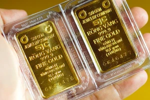 Mua bán vàng từ 20 triệu đồng/ngày trở lên phải thanh toán qua tài khoản ngân hàng. (Ảnh: VGP)