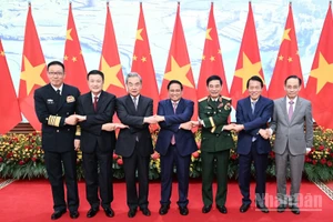 Thủ tướng Phạm Minh Chính và bộ trưởng của hai nước.