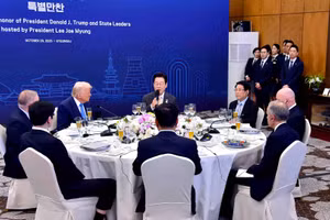 Chủ tịch nước Lương Cường dự tiệc tối chào mừng các nhà lãnh đạo APEC.