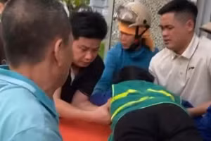 Chị Tỉnh được người dân kịp thời đưa đi cấp cứu sau hành động dũng cảm. (Ảnh: CTV).