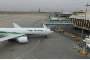 Iraq đóng cửa không phận, eo biển Hormuz tê liệt