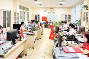 Đối với những người đang công tác ở cơ sở, mỗi sự thay đổi trong chính sách tiền lương đều là sự động viên rất ý nghĩa, giúp cán bộ yên tâm hơn trong công việc và cuộc sống. (Ảnh: HT)