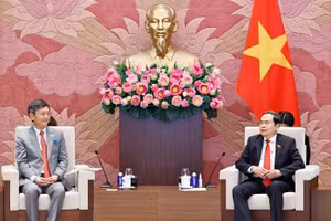 Chủ tịch Quốc hội Trần Thanh Mẫn tiếp Đại sứ Đặc mệnh toàn quyền Cộng hòa Ấn Độ tại Việt Nam Tshering W. Sherpa. (Ảnh: TTXVN)
