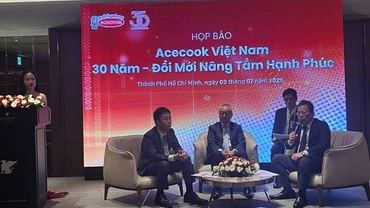 Lãnh đạo Công ty Acecook Việt Nam tại họp báo công bố chiến lược phát triển mới - “Cook Happiness Through Innovation – Đổi Mới Nâng Tầm Hạnh Phúc” diễn ra tại Thành phố Hồ Chí Minh.