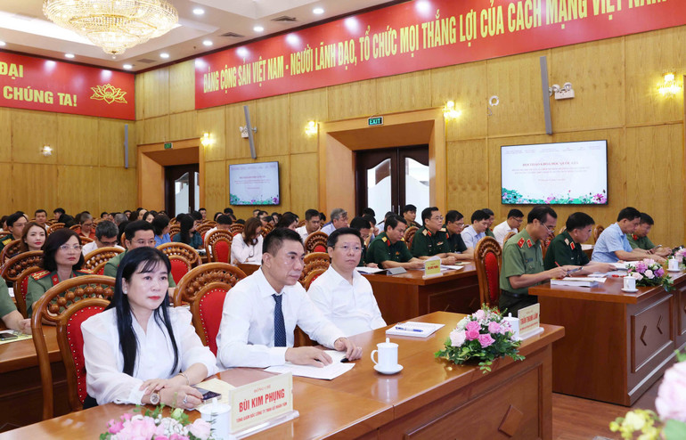 Các đại biểu dự hội thảo. (Ảnh: THẾ ĐẠI) z6839343979720-94b5ab6b1fe722cb34a44b5a4eb51105.jpg