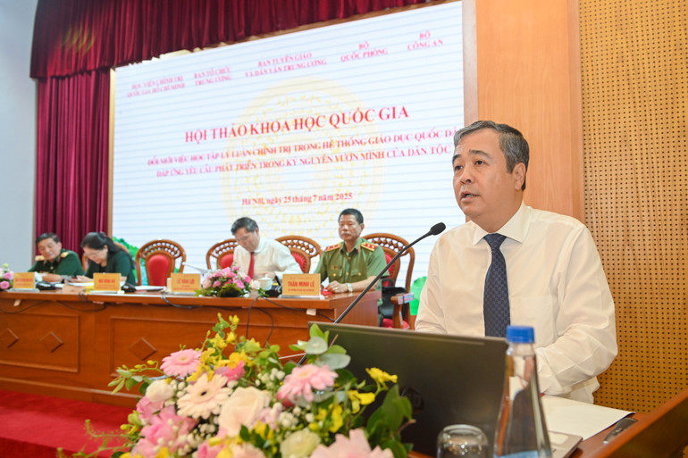 Đồng chí Ngô Đông Hải phát biểu kết luận hội thảo. (Ảnh: THẾ ĐẠI) hoi-thao-3405.jpg