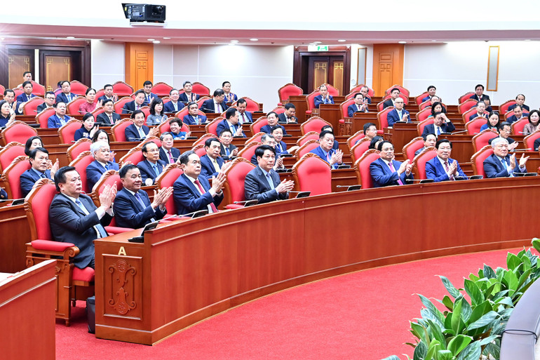 Các đại biểu tham dự phiên bế mạc Hội nghị. (Ảnh ĐĂNG KHOA) a10-bnd-5026.jpg
