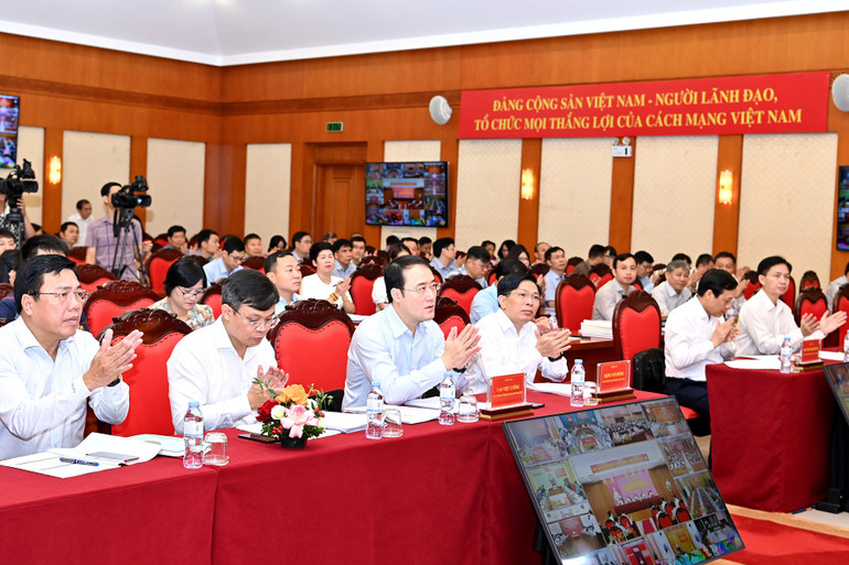 Các đại biểu dự hội nghị. a4-bnd-2573.jpg