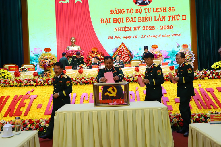 Các đại biểu tiến hành bầu Ban Chấp hành Đảng bộ Bộ Tư lệnh 86 nhiệm kỳ 2025-2030. 7.jpg