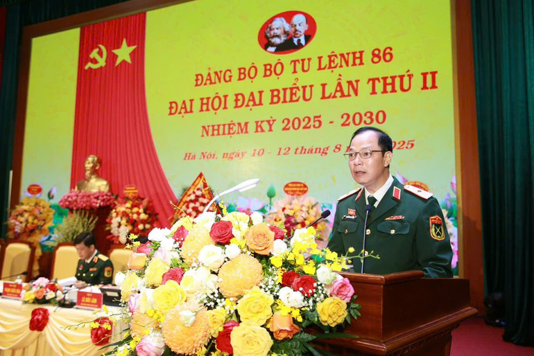 Thiếu tướng Nguyễn Minh Thắng, Bí thư Đảng ủy, Chính ủy Bộ Tư lệnh 86 phát biểu khai mạc đại hội. 3.jpg