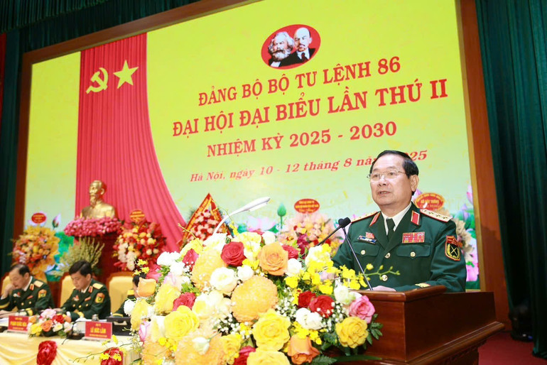 Thượng tướng Lê Huy Vịnh phát biểu chỉ đạo đại hội. 4.jpg
