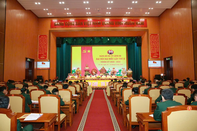 Toàn cảnh đại hội. 5.jpg