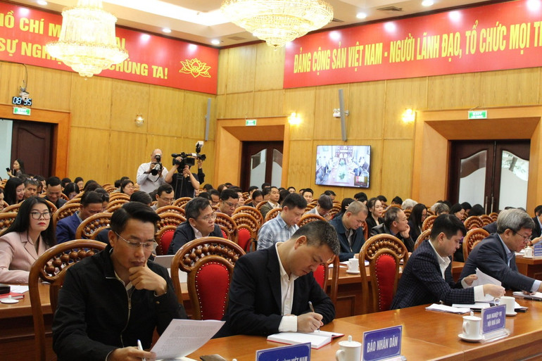 Các đại biểu dự hội nghị.