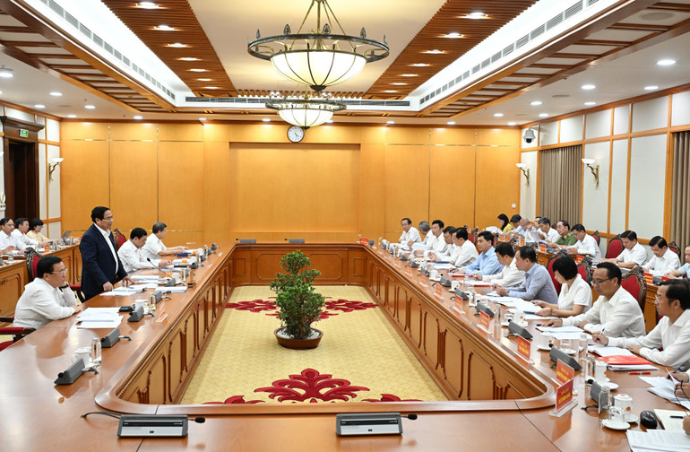 Toàn cảnh buổi làm việc. (Ảnh: TRẦN HẢI) z6973435700925-4b9da982f9d92a7f10b84b64a359ac7e.jpg