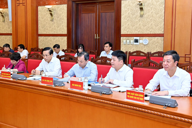Các đại biểu dự hội nghị giao ban. (Ảnh: ĐĂNG KHOA) a10-bnd-1118.jpg