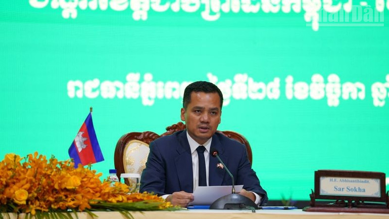 Wicepremier i minister spraw wewnętrznych Kambodży Sar Sokha. (Zdjęcie: DINH TRUONG) ndo_tr_dsc07456.jpg