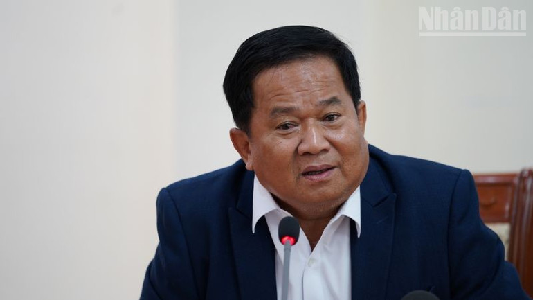Nhà báo Khieu Kola, biên tập viên cao cấp của Đài truyền hình CNC. (Ảnh: ĐINH TRƯỜNG) ndo_tr_khieu-kola.jpg