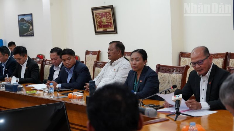 Các đại biểu tham gia Tọa đàm. (Ảnh: HUY VŨ) ndo_tr_dai-bieu.jpg
