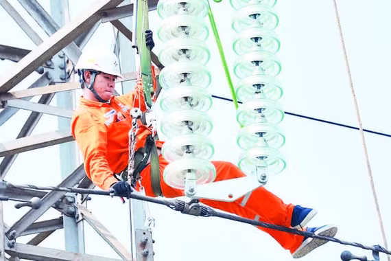 Chất lượng dòng điện tại Ninh Bình luôn được chú trọng đầu tư (Ảnh THU THẢO)