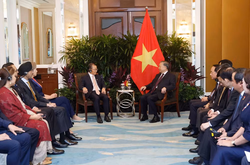 vna-potal-tong-bi-thu-chu-tich-nuoc-to-lam-hoi-kien-chu-tich-quoc-hoi-singapore-seah-kian-peng-8794838.jpg