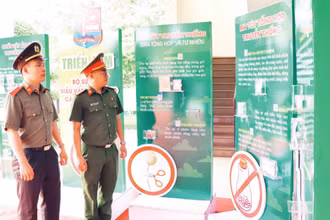 Công an Thành phố Hồ Chí Minh tuyên truyền về tác hại của ma túy.