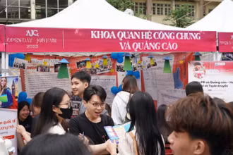 Hoạt động tư vấn tuyển sinh tại Học viện Báo chí và Tuyên truyền 