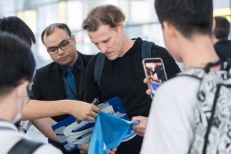 Diego Forlan đã có buổi giao lưu sôi nổi với các fan hâm mộ Việt Nam. (Ảnh: BTC)