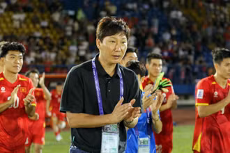 Huấn luyện viên Kim Sang Sik. (Ảnh: VFF)