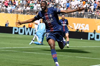 Dembele ghi bàn nhân đôi cách biệt cho đại diện nước Pháp. (Ảnh: PSG)