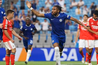 Dù không xếp thứ hạng cao, Opta dự báo Chelsea có tỷ lệ cao nhất - 26,9% cơ hội nâng cúp. (Ảnh: CFC)
