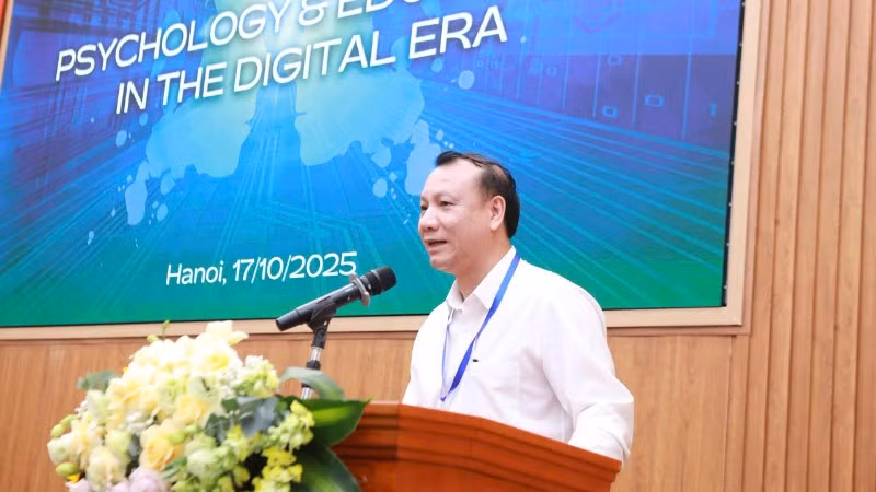 Phó Giáo sư, Tiến sĩ Nguyễn Đức Sơn, Hiệu trưởng Trường đại học Sư phạm Hà Nội, phát biểu tại hội thảo.