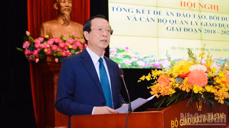Thứ trưởng Thường trực Phạm Ngọc Thưởng phát biểu tại hội nghị.