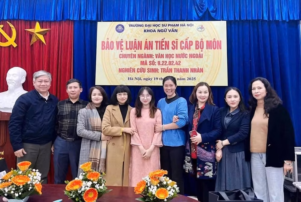 12-bao-ve-luan-an-tien-si.jpg