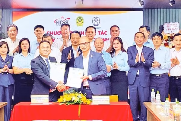 Hiệp hội Doanh nghiệp công nghiệp hỗ trợ Hà Nội ký kết Biên bản ghi nhớ hợp tác với Trung tâm Dịch vụ việc làm Thành phố Hà Nội.