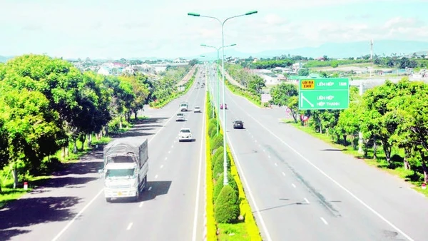 Tuyến cao tốc Liên Khương-Prenn được đưa vào sử dụng hơn 16 năm nay.