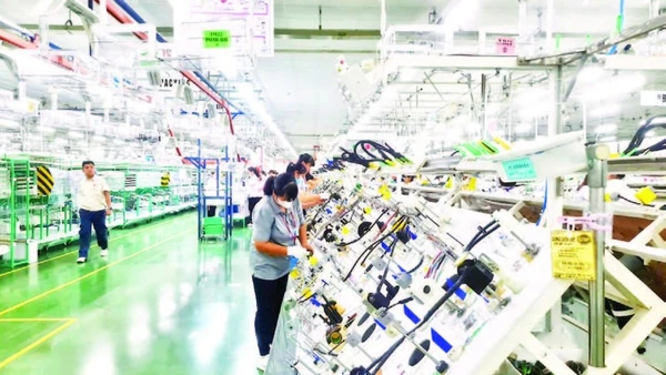 Dây chuyền sản xuất ở khu công nghiệp Đông Mai, Quảng Ninh.