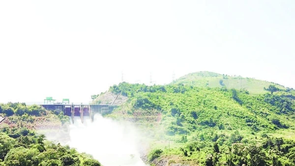 Hồ chứa Buôn Tua Srah, Nhà máy thủy điện Buôn Kuốp xả lũ bảo đảm an toàn trong những ngày bão số 13 đổ bộ vào đất liền.