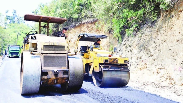 Thi công đường Bản Xèo-Dền Sáng-Y Tý.